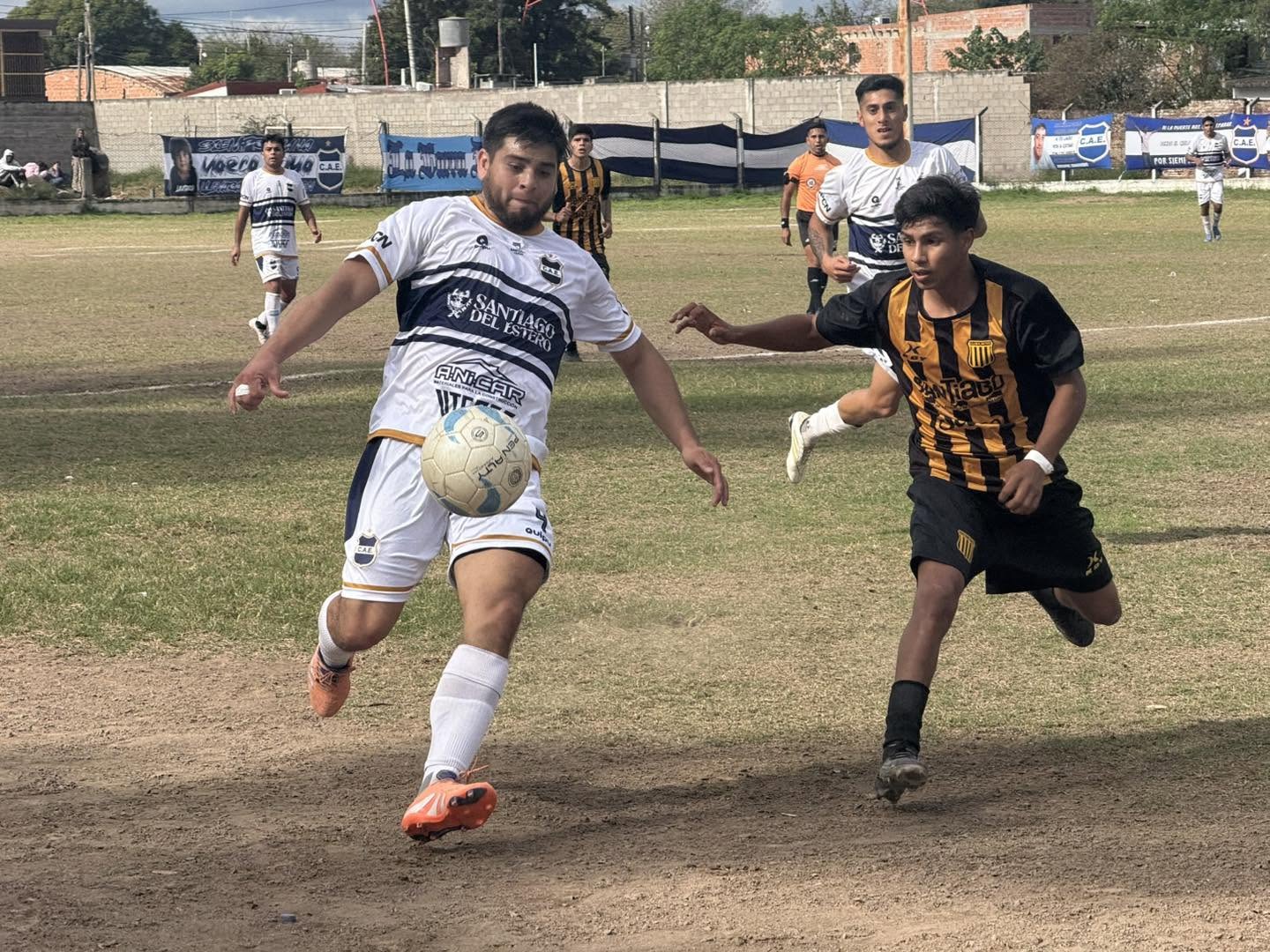 Estudiantes de Huaico Hondo, más líder que nunca