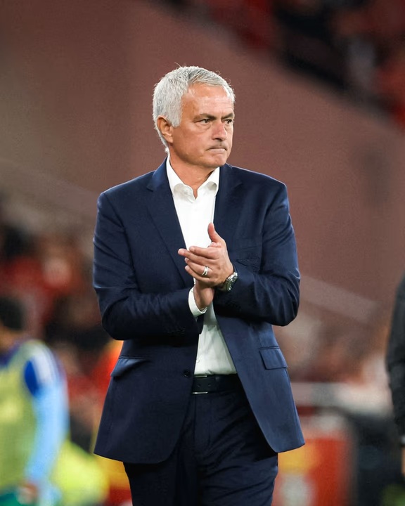 Benfica oficializó la salida de José Mourinho y será el próximo técnico del Real Madrid